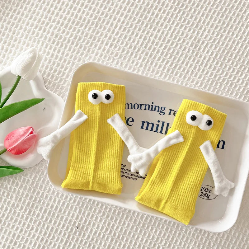 Magnetic Hand Holding Socks with 3D Eyes – Funny Couple Socks in Red, Yellow, Green & Pink (1 Pair, Unisex)
