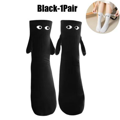 Magnetic Hand Holding Matching Socks for Couples (1 Pair, Black or White, Unisex)