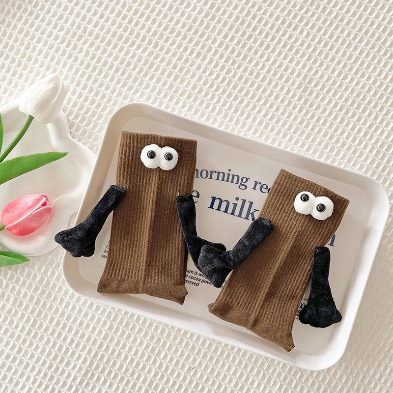 Magnetic Hand Holding Socks with 3D Eyes – Funny Couple Socks in Red, Yellow, Green & Pink (1 Pair, Unisex)