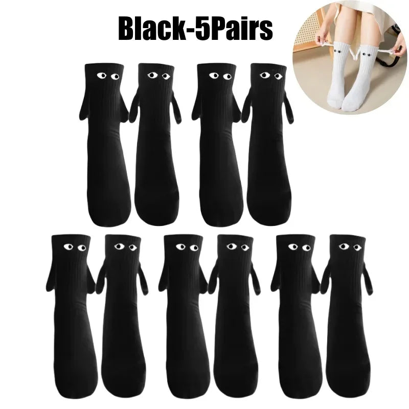 Magnetic Hand Holding Matching Socks for Couples (1 Pair, Black or White, Unisex)