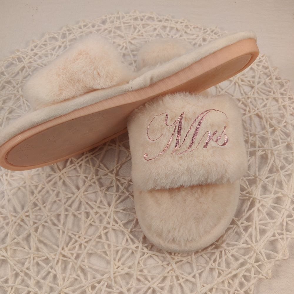 Personalized Bride To Be Slippers Bachelorette Party Favors - BigBeryl